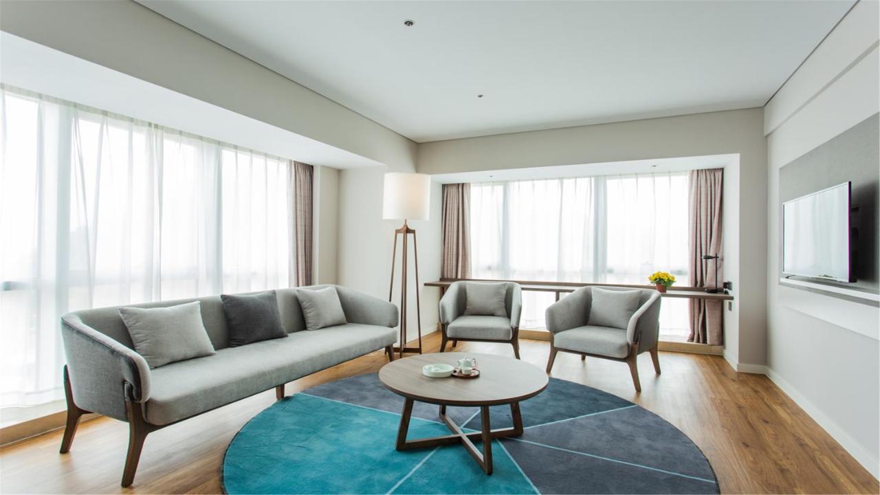 Holiday Inn Express Jiangmen Jianghai By Ihg Экстерьер фото